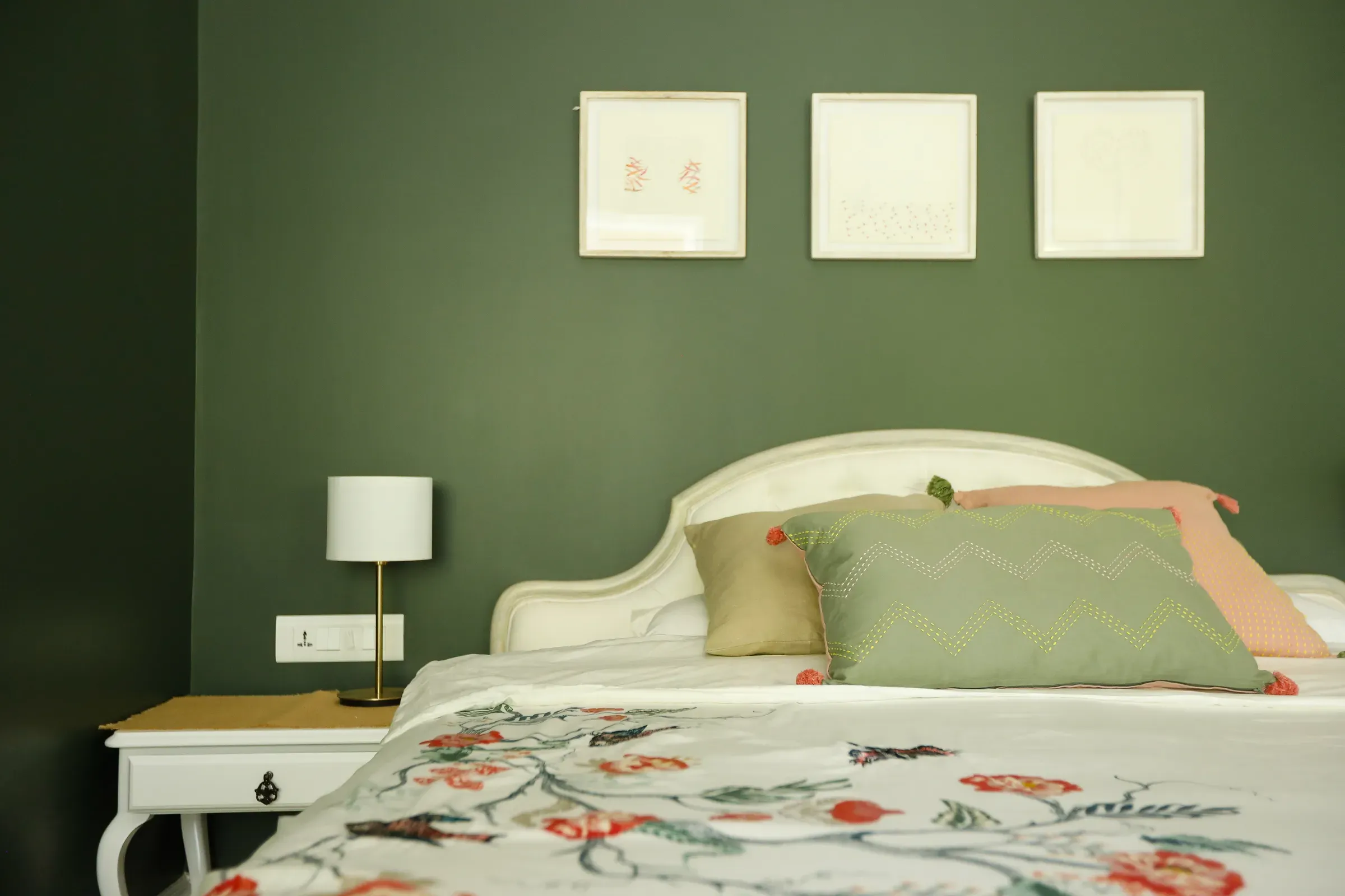 The green guest bedroom at the Coonoor bungalow
